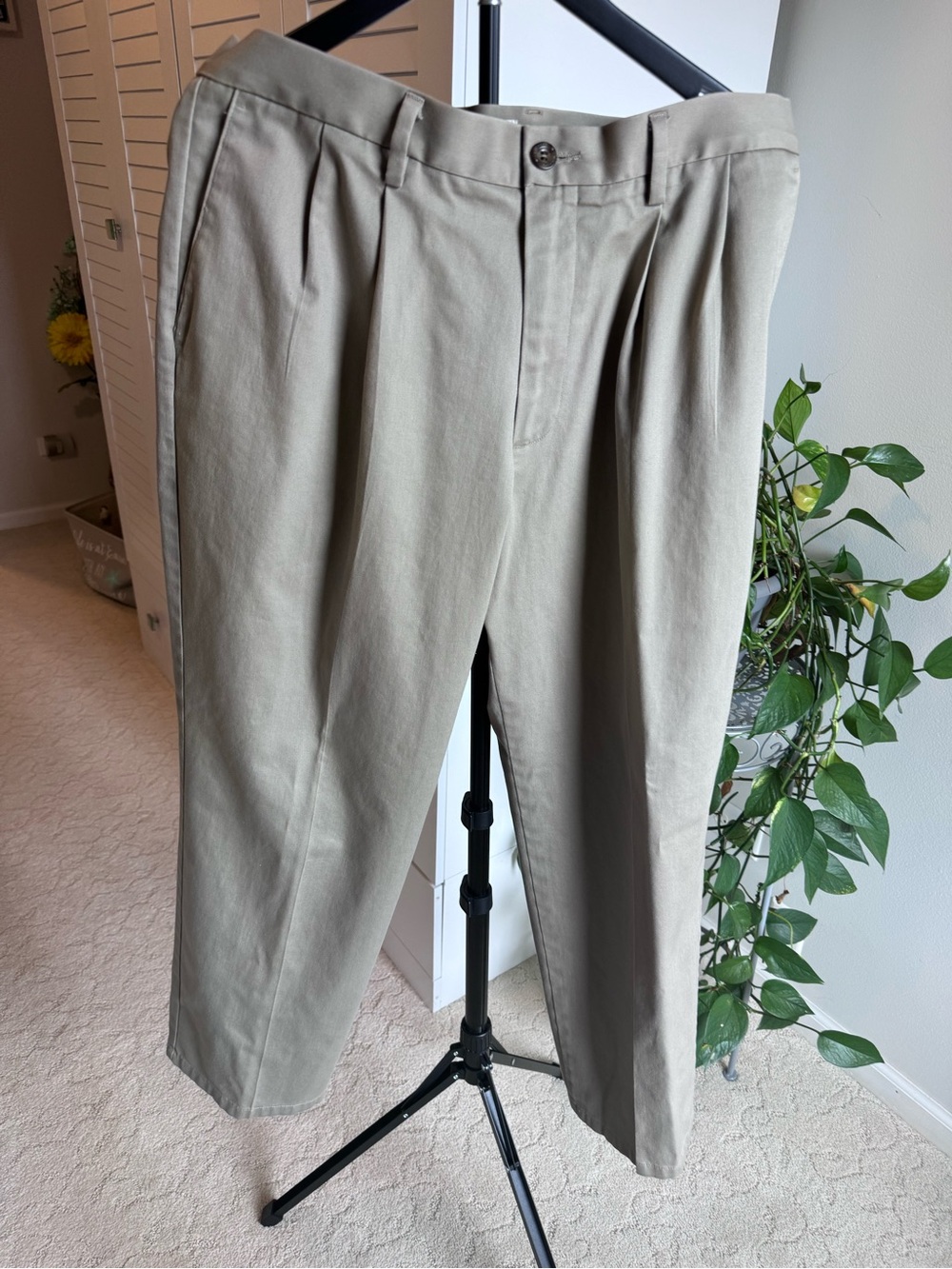 Dockers Light Khaki Cotton Blend Pants with Blue Trim 34X30